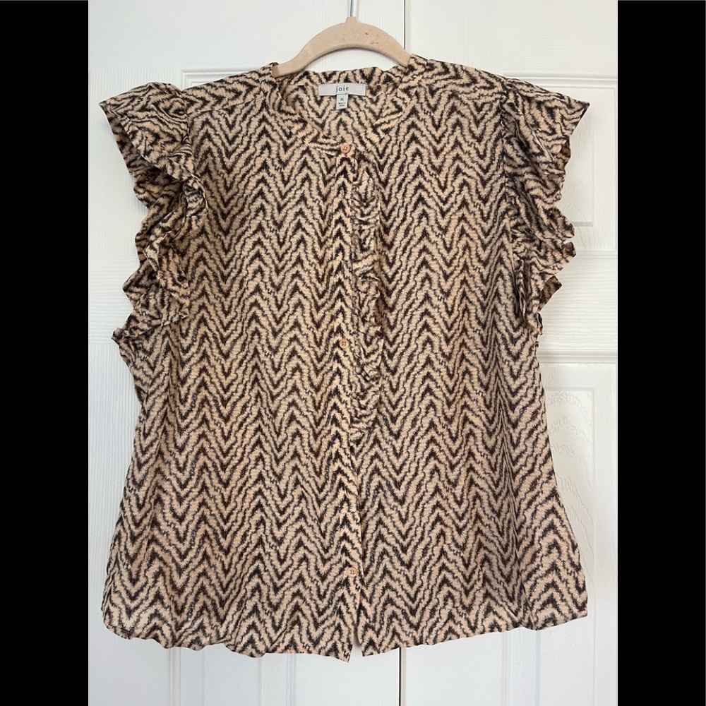 Top with ruffle sleeves